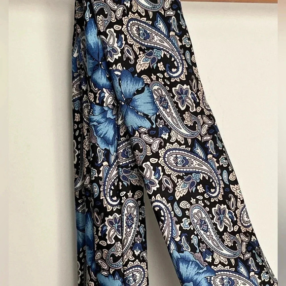 Paisley  Silk Tie - Blue and Black - Picture 6 of 7